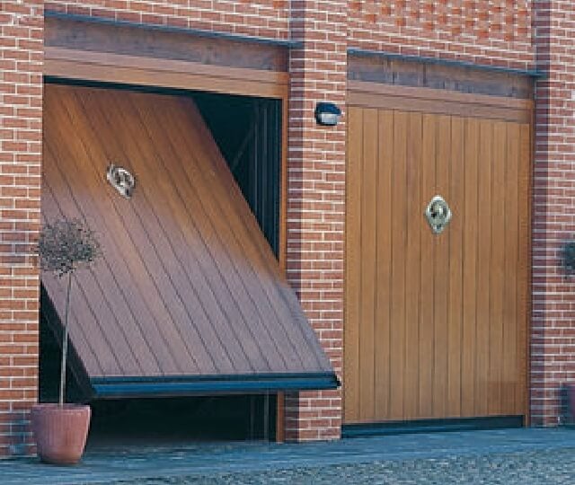 Tilt Up Retractable Garage Doors